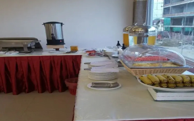 Sky Hotel Hlaing Thar Yar Yangon
