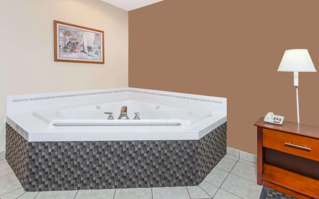 Days Inn by Wyndham Imlay City