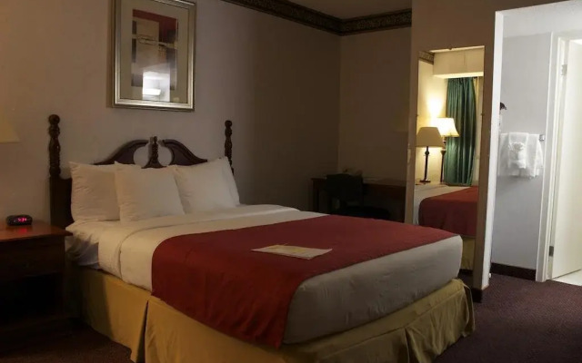 The Plaza Hotel & Suites