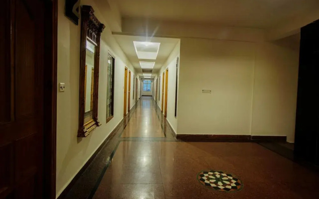Hotel Kalinga Grand