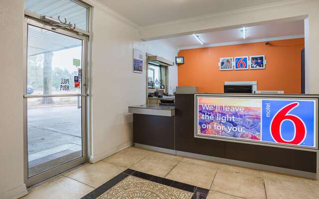 Motel 6 Brinkley, AR