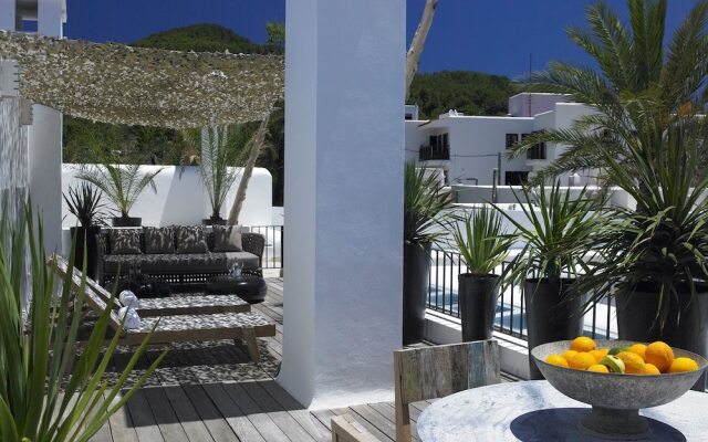 The Giri Residence