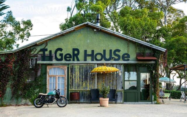 Converted Barn - Tiger House