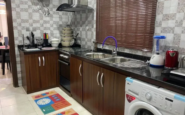 Comforts Court And Apartment