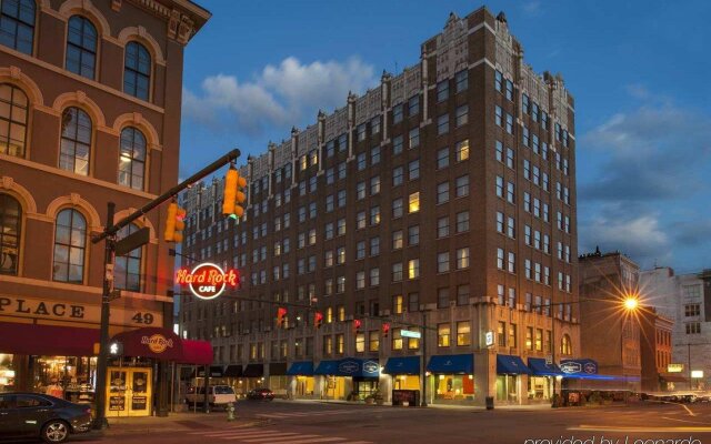 Hampton Inn Indianapolis Downtown Across from Circle Centre