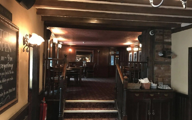 The Royal Victoria & Bull Hotel
