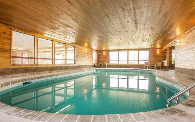 EconoLodge - Kelowna