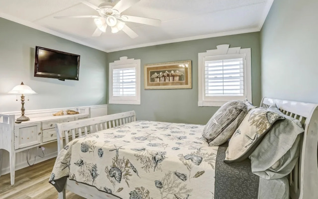 Ocean and Amelia Island View Condo with Oceanside Pool Access by RedAwning