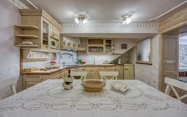 Royal Garden Suite