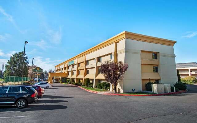 La Quinta Inn & Suites by Wyndham Albuquerque Journal Ctr NW