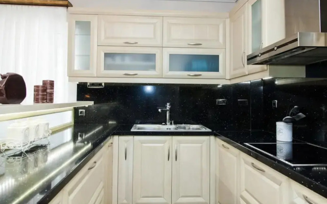 Elegant & Spacious  Apt. with Sea View