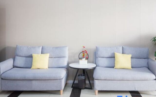 Home Inn Shenzhen Nanshan Nanxin Road Daxin Metro Station