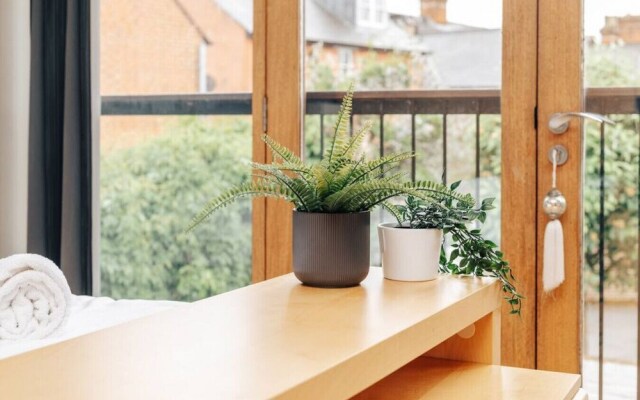The Herringbone - 3 Bed With Parking Pet Friendly
