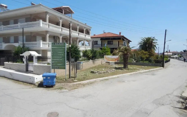Zira Holiday House