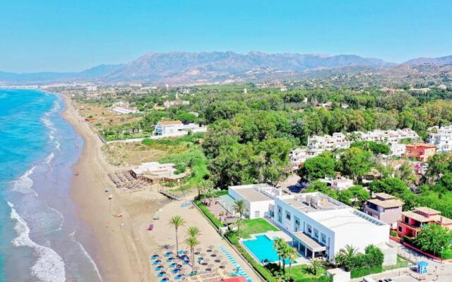 1093 modern beach apartment , huge terrace , bbq