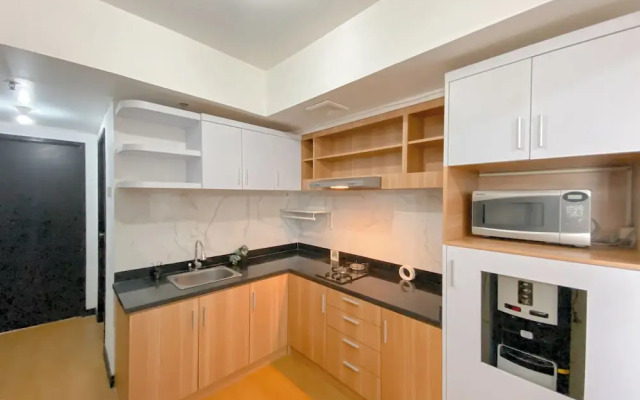 Comfy and Elegant 2BR The Wave Kuningan Apartment