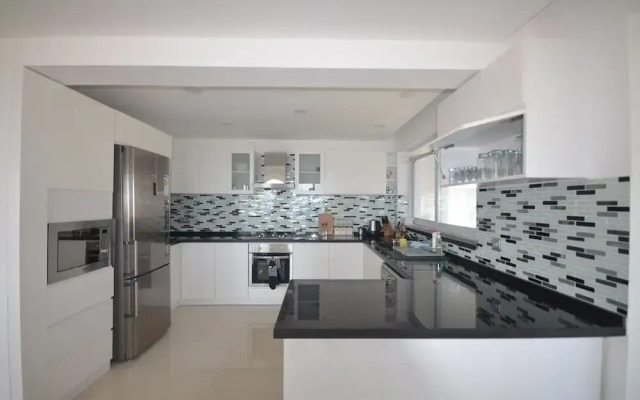 Villa Whispering Palms