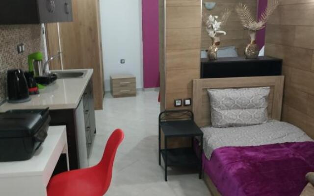 G M 4 ROOMS KENTRO in the heart of the city