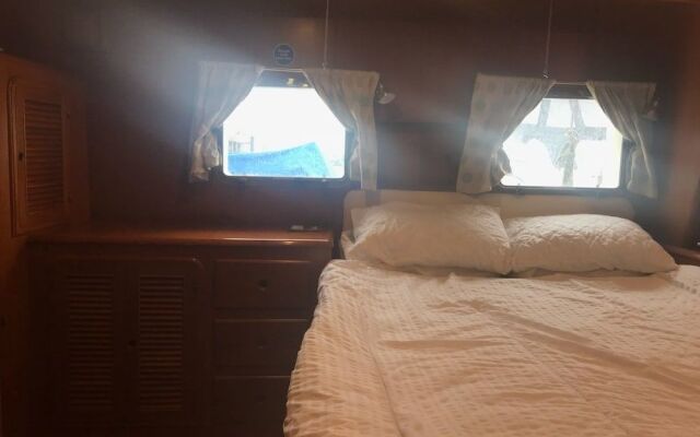 Motor Yacht Calypso