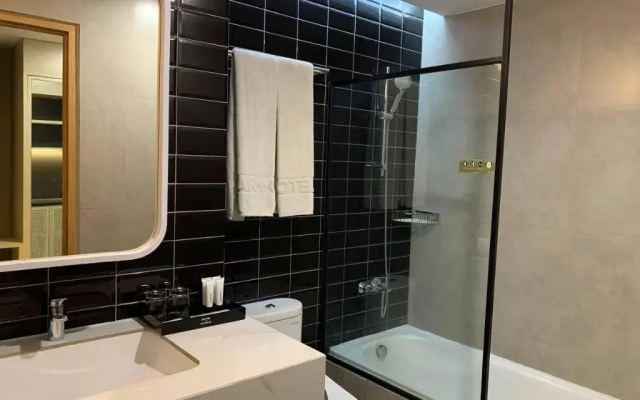 ARTOTEL Casa Cikarang