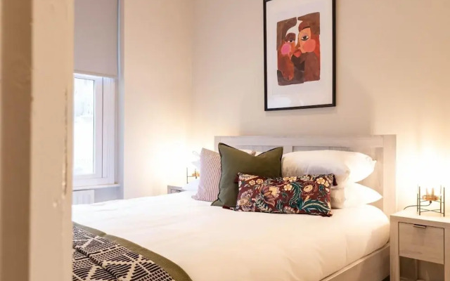 Explore Granary Square Two Bedroom by Belvilla