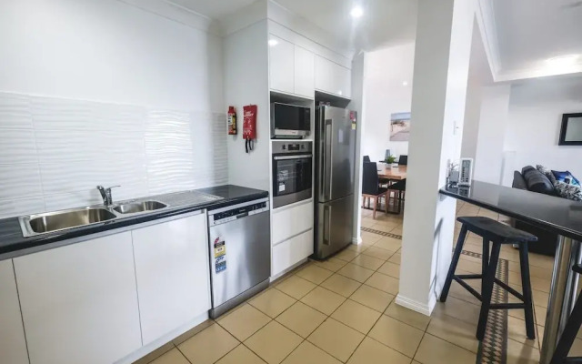 Absolute Airlie - Airlie Beach