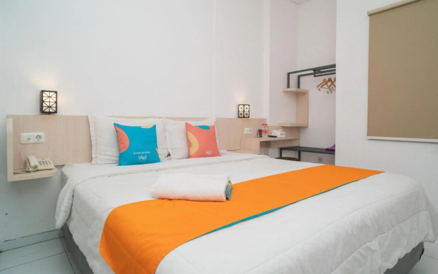 Sans Hotel FiFFa Premiere Malang