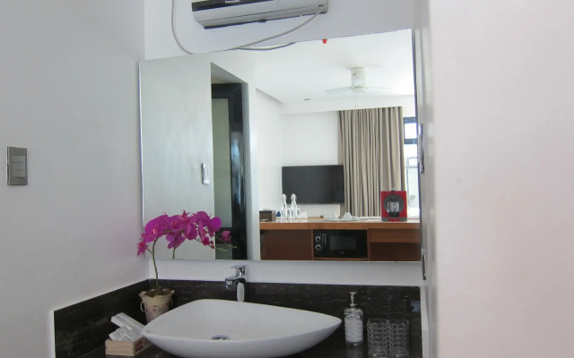 White Breeze Palawan Boutique Hotel