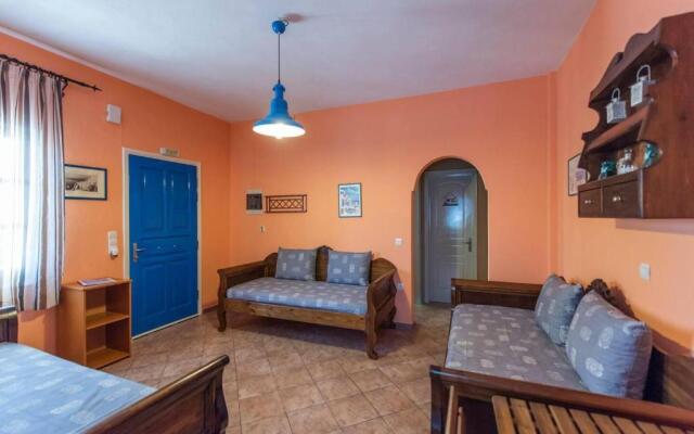 Santorious Spacious Apartment