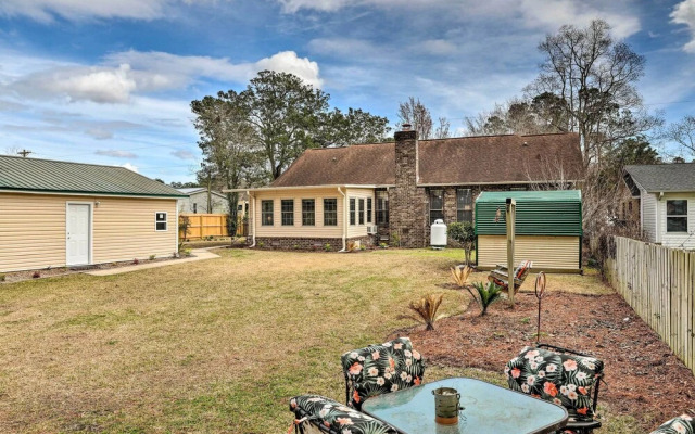 Lakeside Happiness: Home on Lake Moultrie!