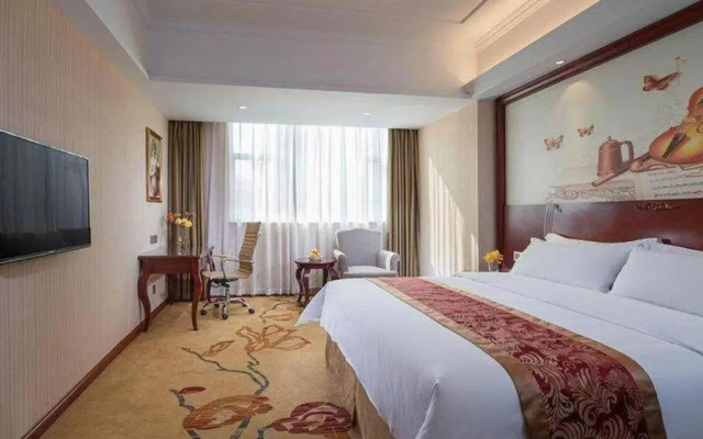 Vienna Hotel Zhongshan Guzhen Town Center