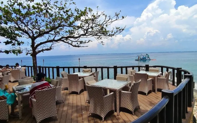 Mactan Newtown Family Suite Room