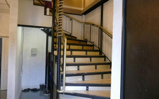 Mini Hotel California