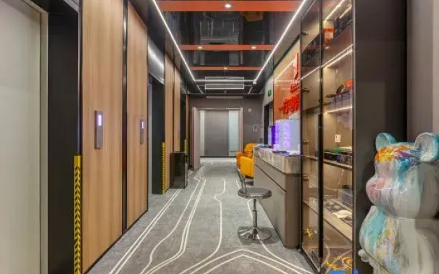 Yifang E-sports Hotel (Changsha Railway Station Amiring Subway Station)