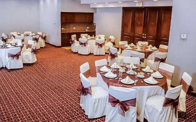 Quality Inn Monterrey La Fe