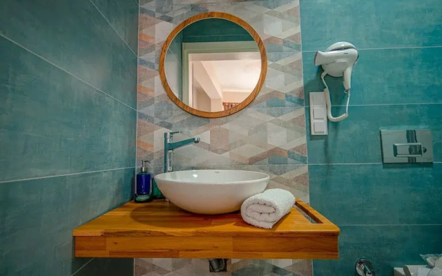 Lutro Otel