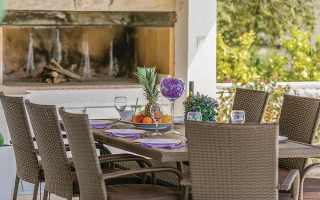 Amazing Home in Stratincica With Wifi and 5 Bedrooms