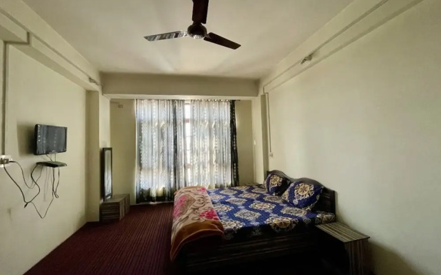 Goroomgo Burge Green Guest House