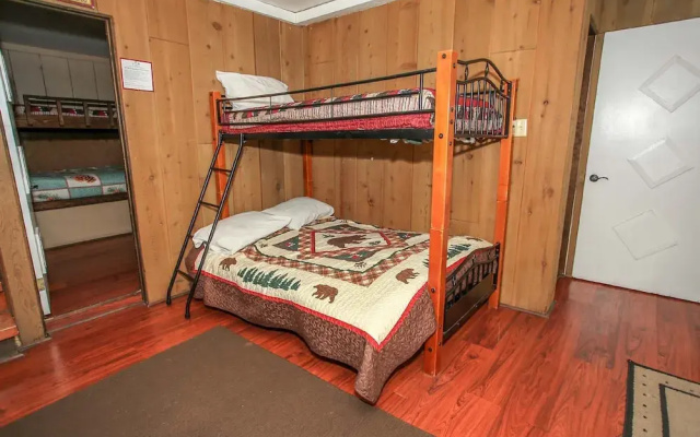 RedAwning Tree House