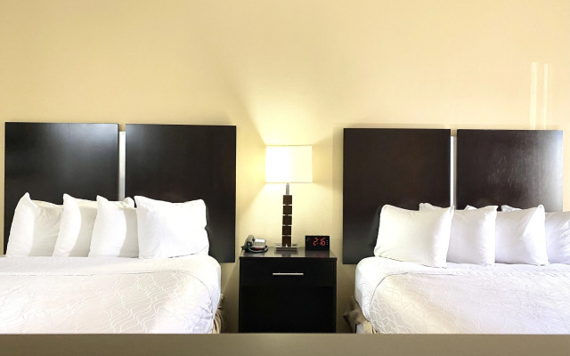 Best Western Plus The Four Corners Inn