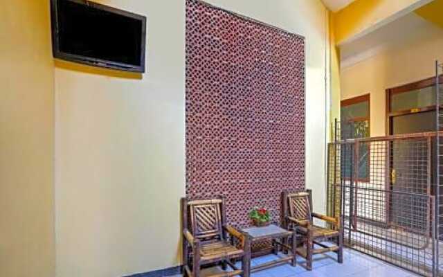 OYO 3842 Eiffel Ketintang Unesa Syariah