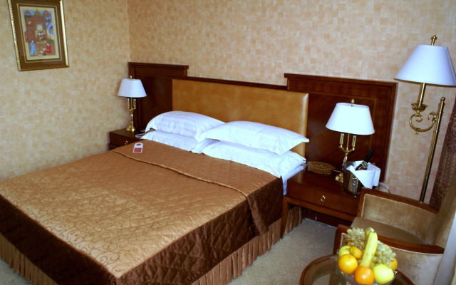 Ramada Plaza by Wyndham Gence
