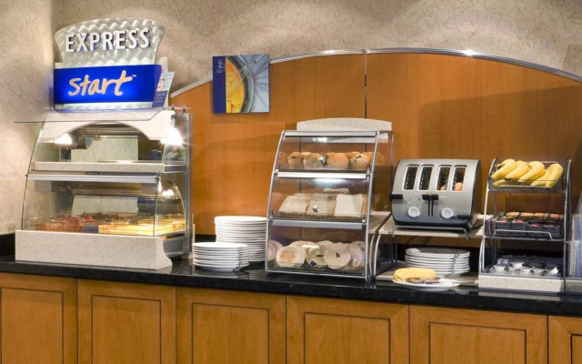 Holiday Inn Express Vancouver Airport Richmond by IHG