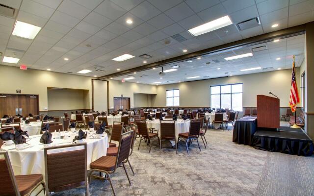 Hampton Inn & Suites Milwaukee West