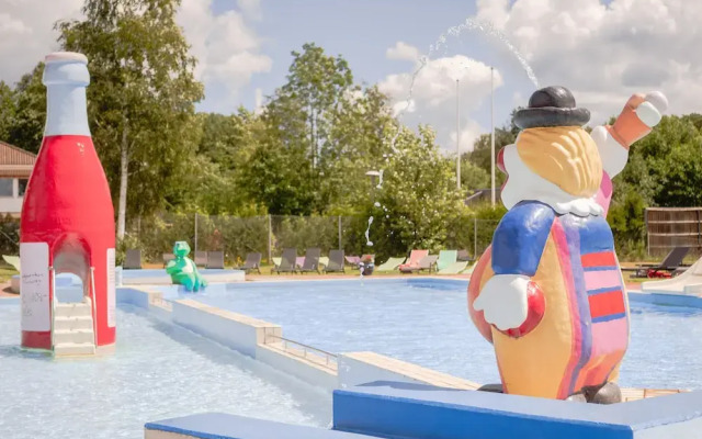 Björkbackens Karaktärshotellet - Stugby