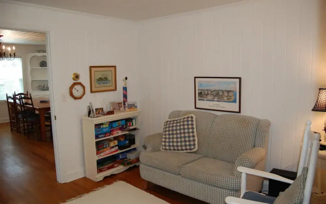 E-Z Does It - 7 Br Home