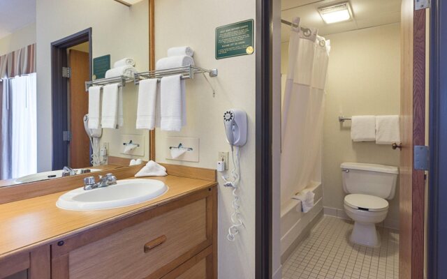 Quality Suites Lansing