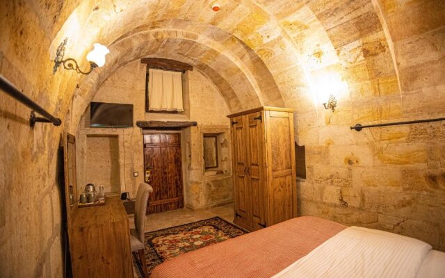 Pietra Cave Suites