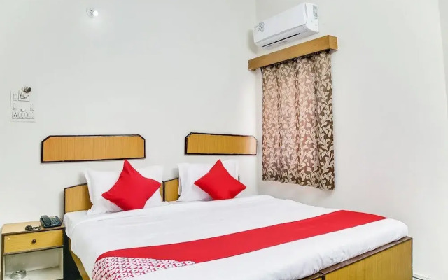 OYO 47645 Hotel Sai Vinayak Boarding And Lodging
