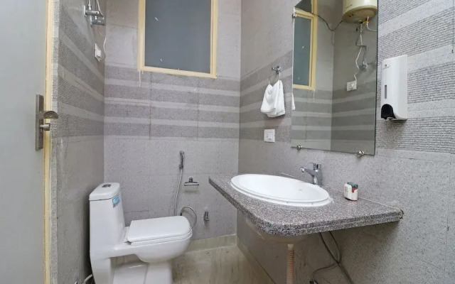OYO 10668 Hotel Viditva 3